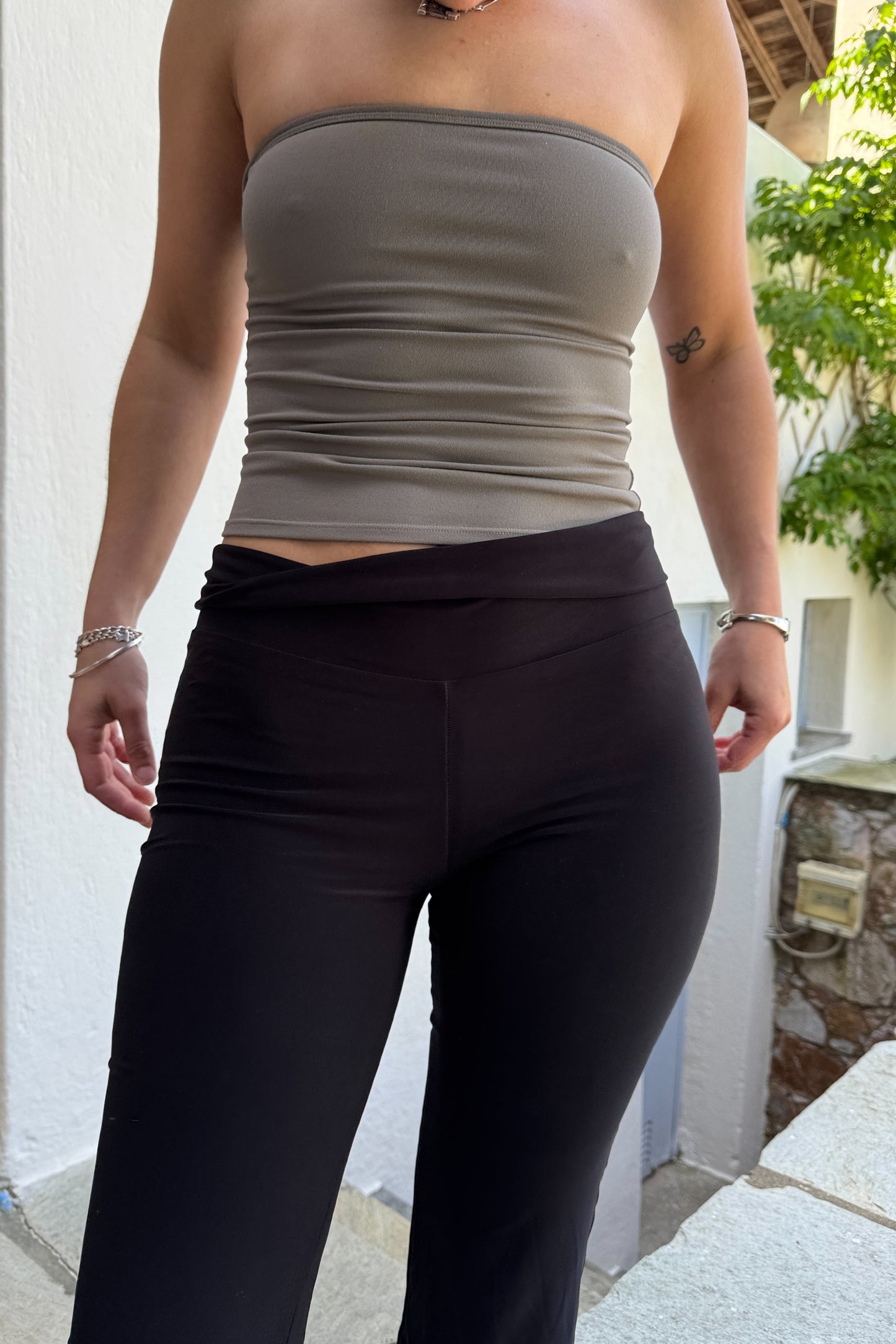 Slinky Capris - Black
