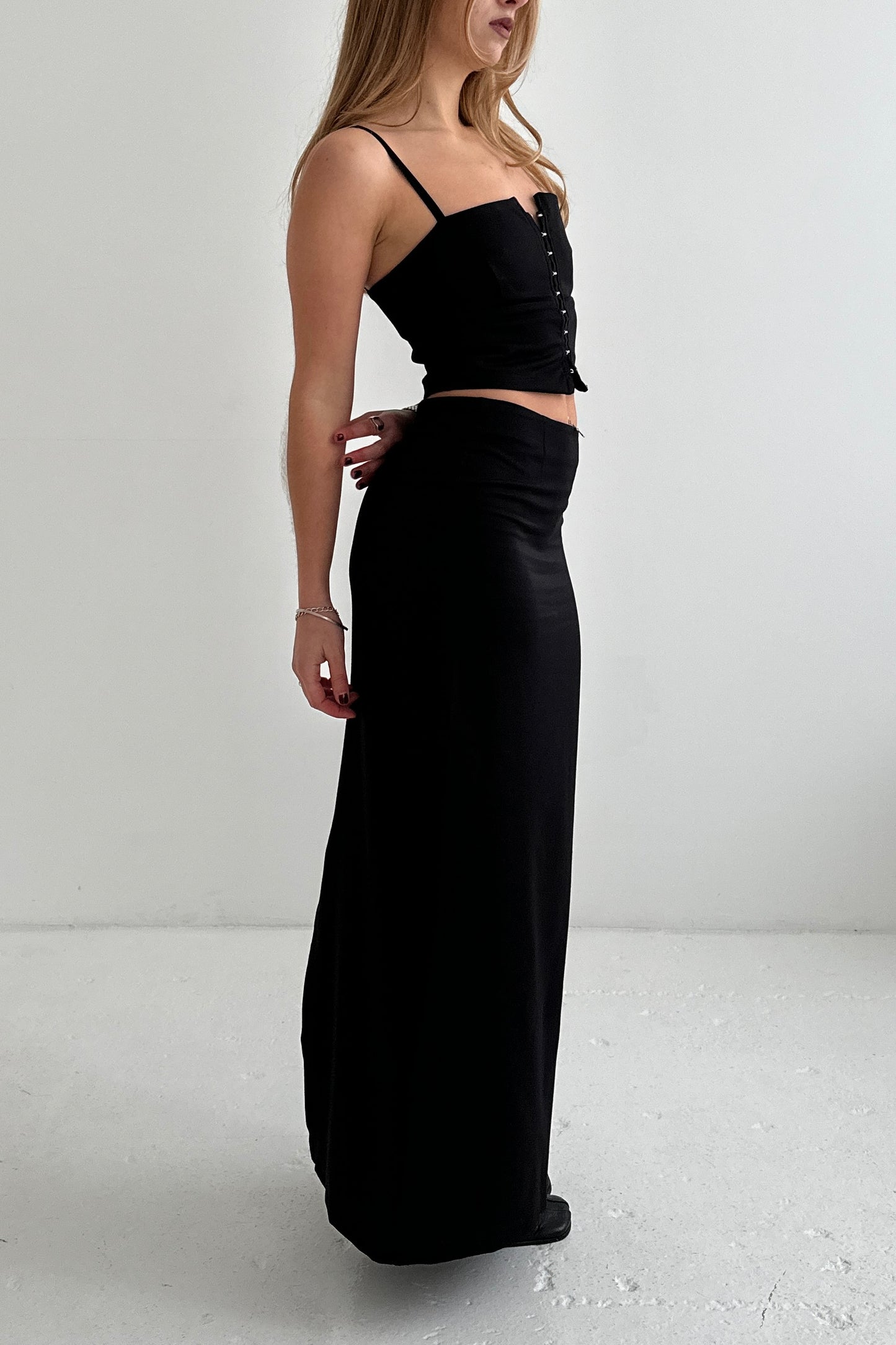 The Elle maxi skirt - black
