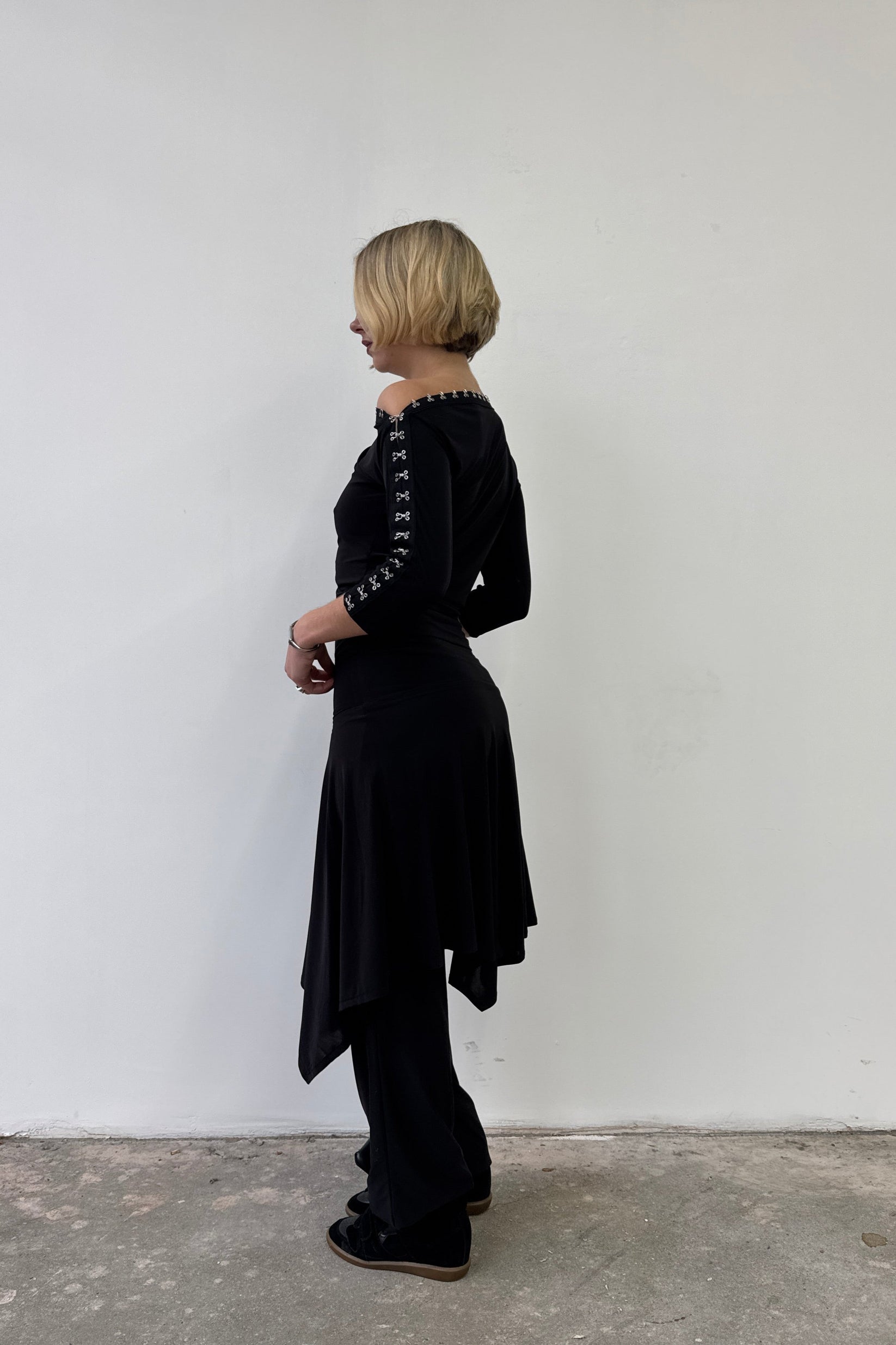Idelle Hook Eye Top Black